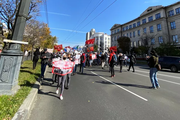 Край неорганизованного протеста. Почему Хабаровск выходит на улицу сотый день подряд