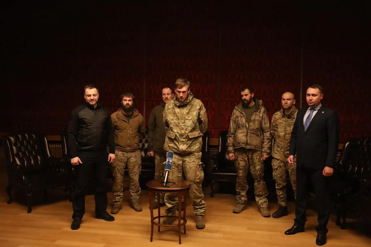 Освобожденные командиры «Азова» говорят по видеосвязи с президентом Украины Владимиром Зеленским