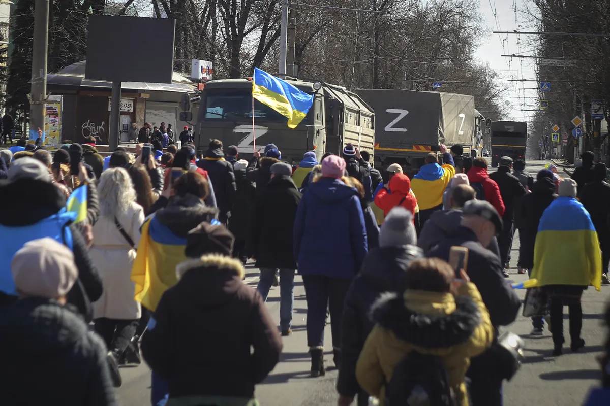 Жители Херсона протестуют против российской агрессии. 20 марта 2022 года