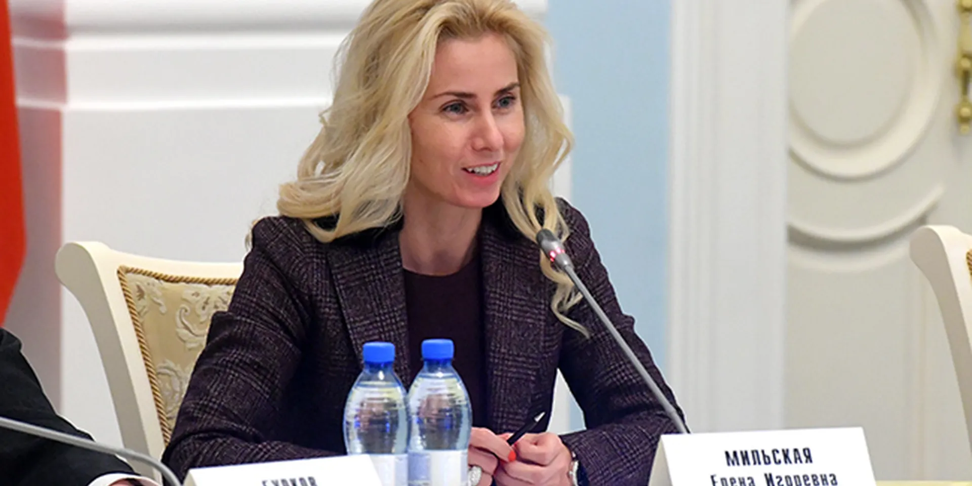 «Проект»: тайная жена главы МЧС Александра Куренкова занимается вывозом украинских детей в Россию