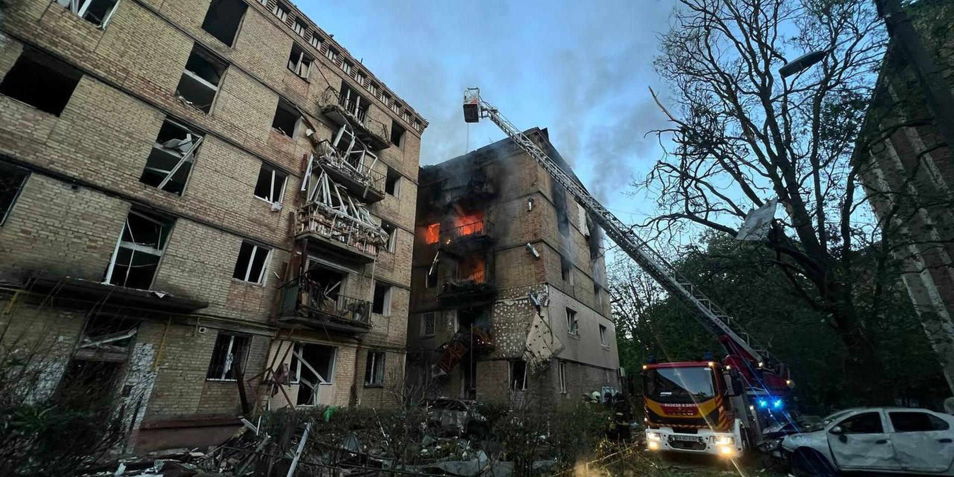 16 человек погибли и более 150 пострадали в результате массированной атаки ВС РФ по Украине
