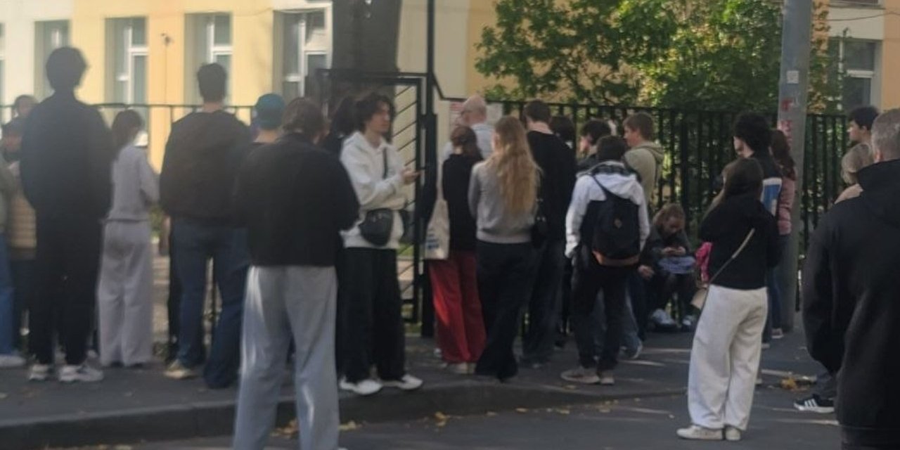 В Москве силовики перестали пускать избирателей на участок из-за «технического перерыва»