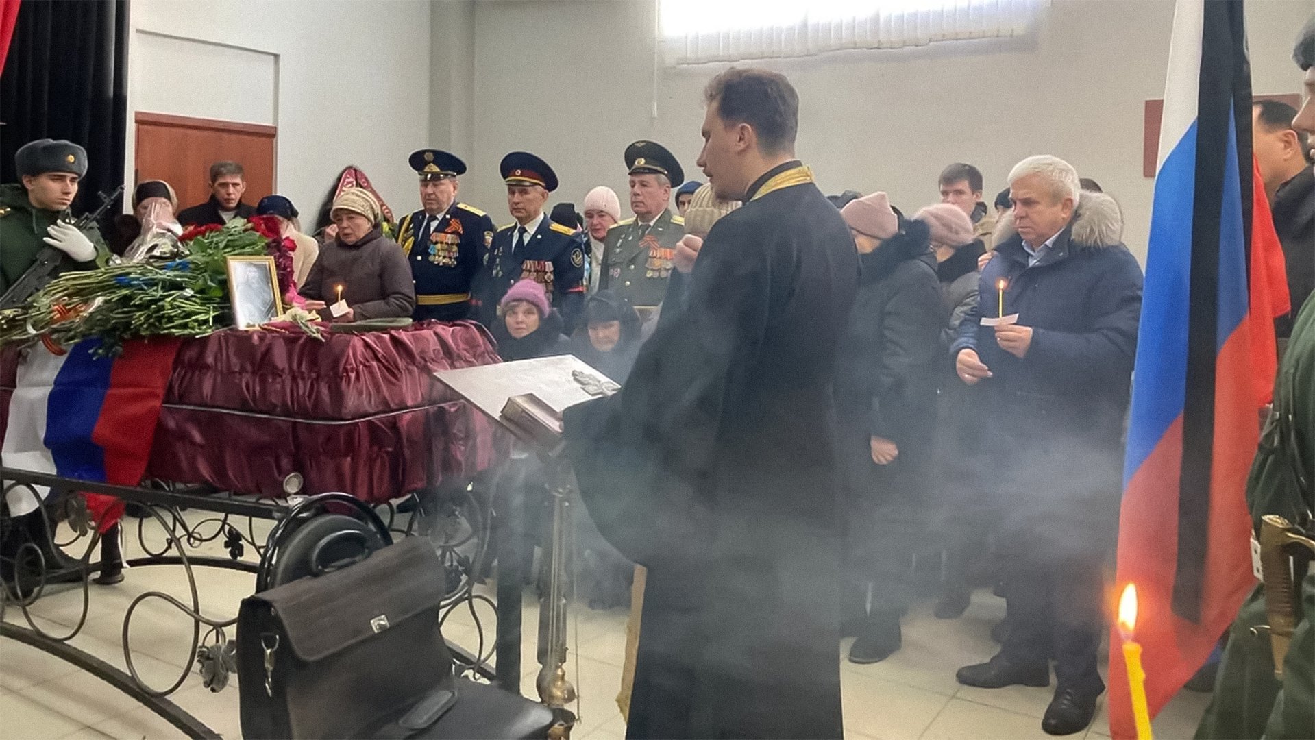 Отпевание погибшего в результате ракетного удара по Макеевке. Новокуйбышевск, январь 2023 года