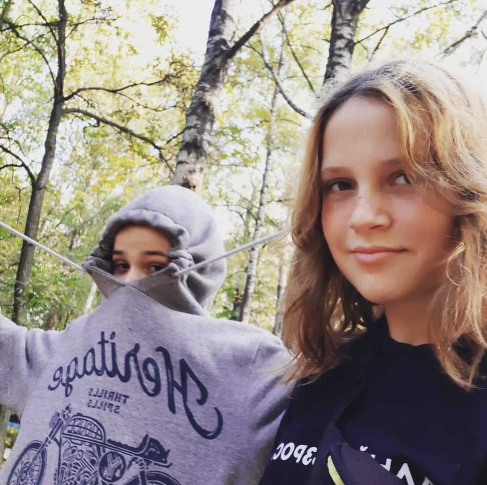 Школьнице из Питера дали 4 года колонии за размещение фото бойцов РДК на стенде образовательного центра