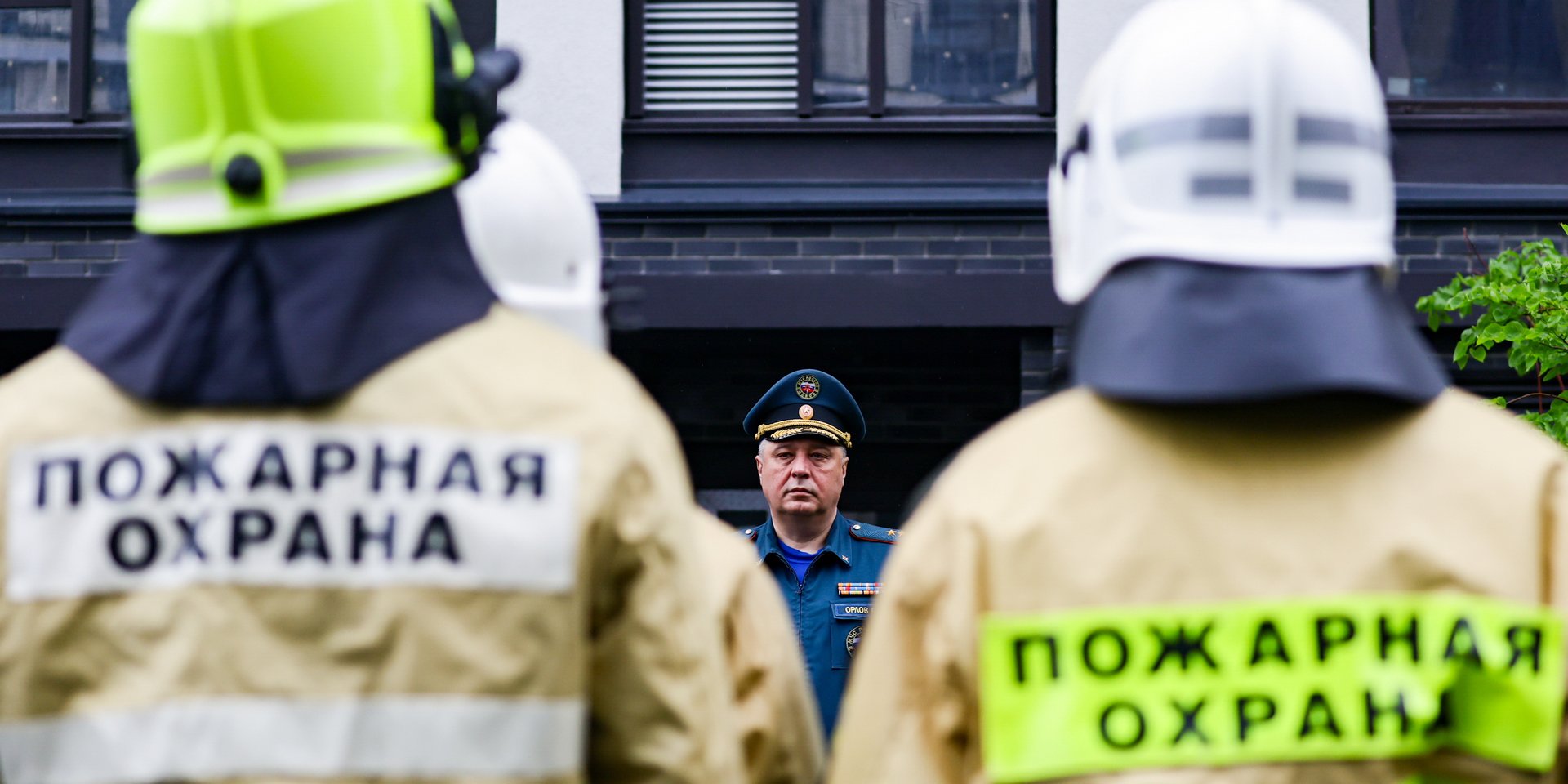 В МЧС не хватает более трети пожарных