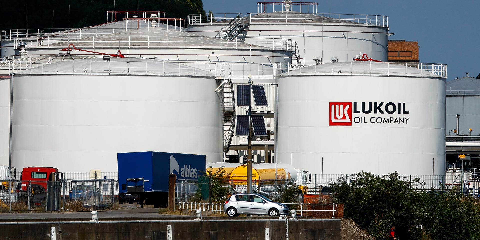 Покупатель зарубежных активов «Лукойла», имеющий связи с РФ, обещает их не возвращать в случае снятия санкций. Марию Бонцлер лишили адвокатского статуса. Разлив нефти зафиксирован в Черном море