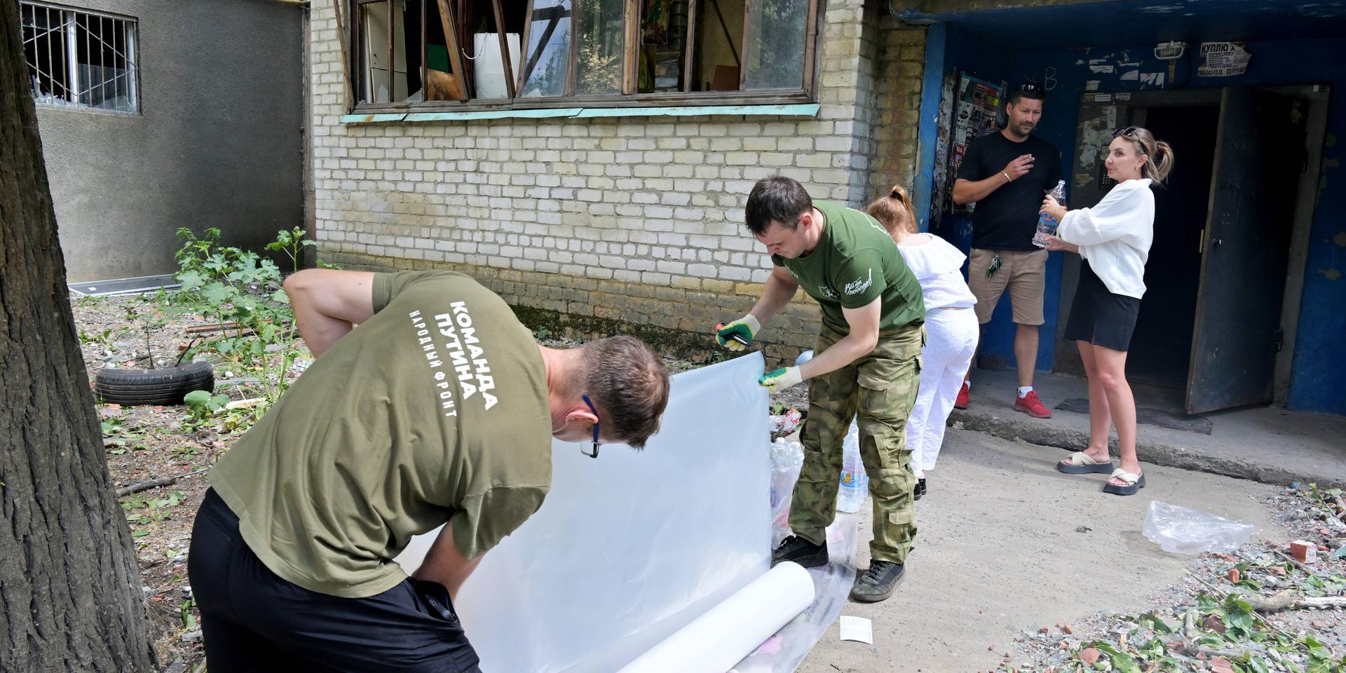 На войне в Украине могли погибнуть или получить ранение почти 100 российских чиновников и волонтеров