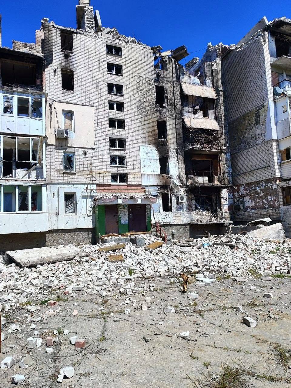 «Дроны преследуют людей, залетают даже в остатки разрушенных зданий»