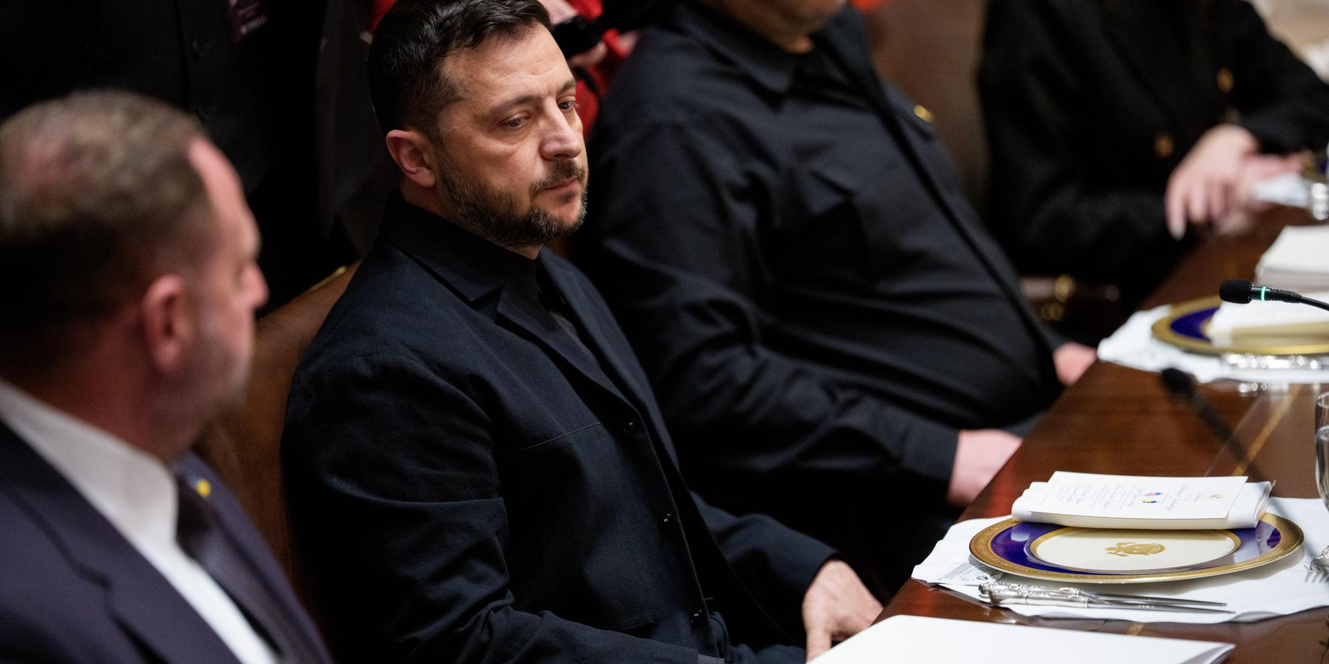 Зеленский приехал к Трампу за «томагавками». Польша отказалась выдать подозреваемого в подрыве «Северных потоков». В законопроект о беспрерывном призыве внесли новые поправки