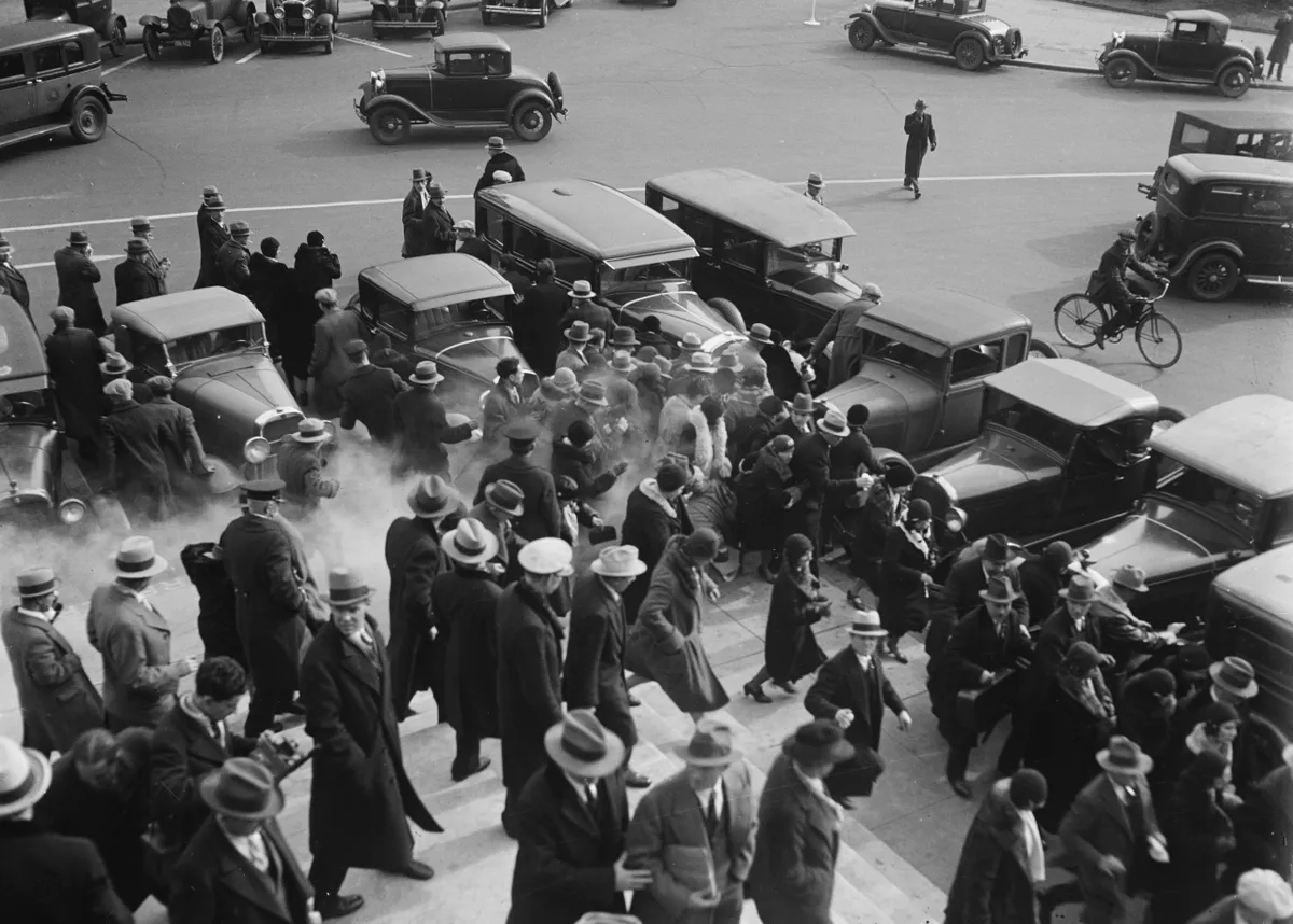 Разгон полицией митинга коммунистов у здания Капитолия. Декабрь 1930 года