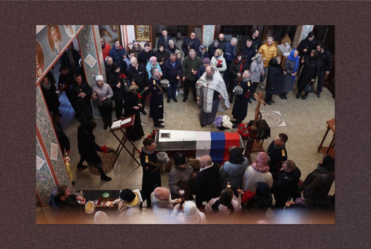 Фотография с похорон мобилизованного Степана Жигулева соседствовала в некрологе с телефоном похоронного предприятия для новых «заказов на погребение»