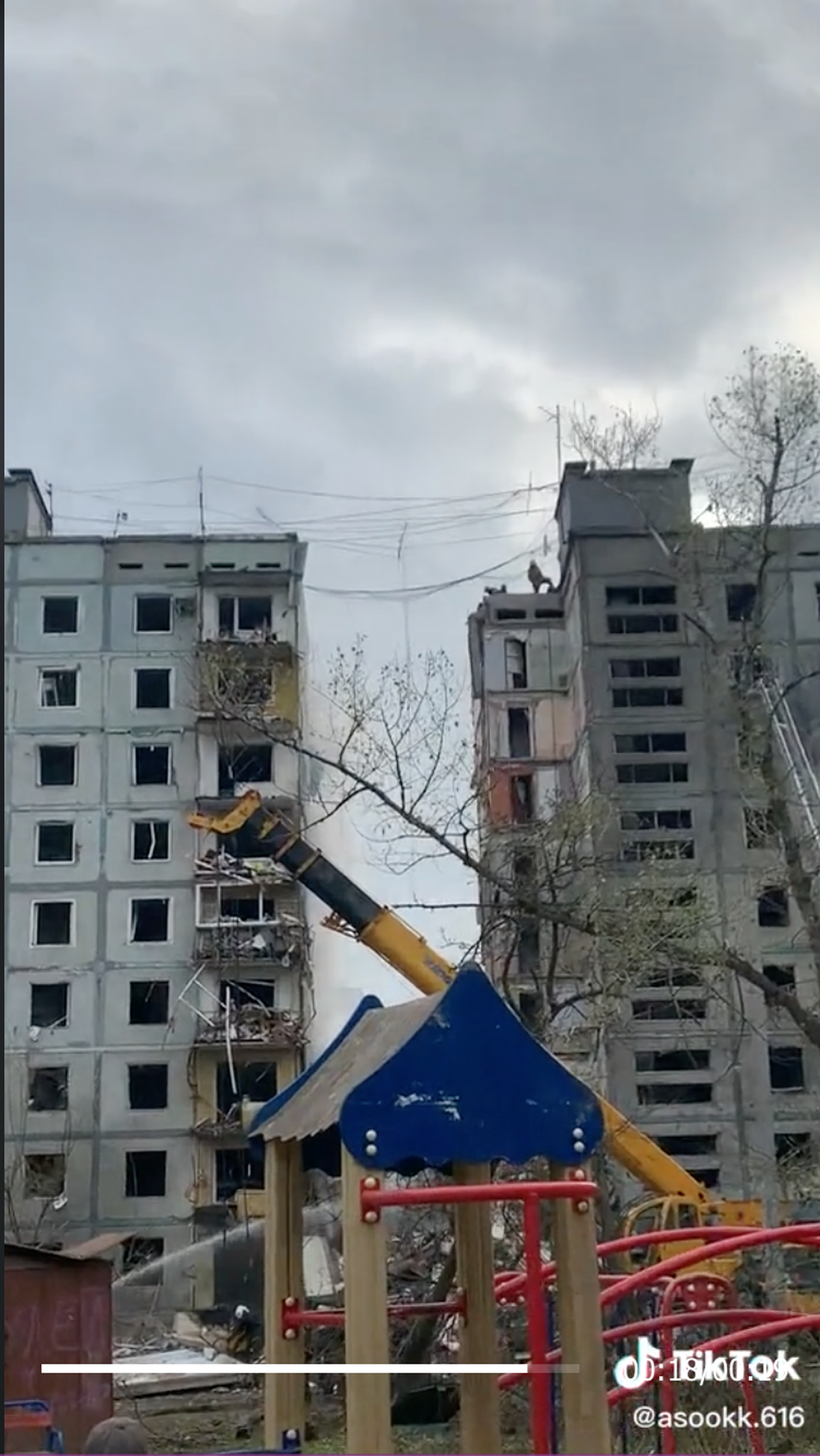 После прилета российской ракеты на Зестафонской улице