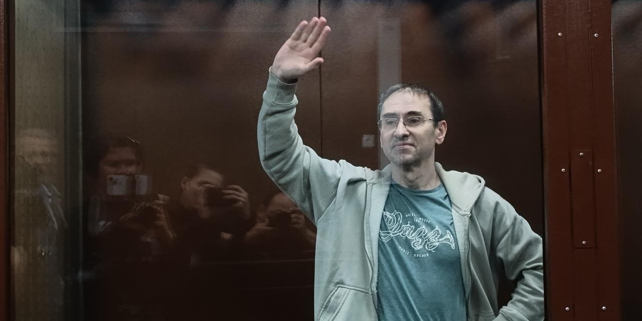 Обозреватель «Новой газеты» Олег Ролдугин частично признал вину по делу о персональных данных