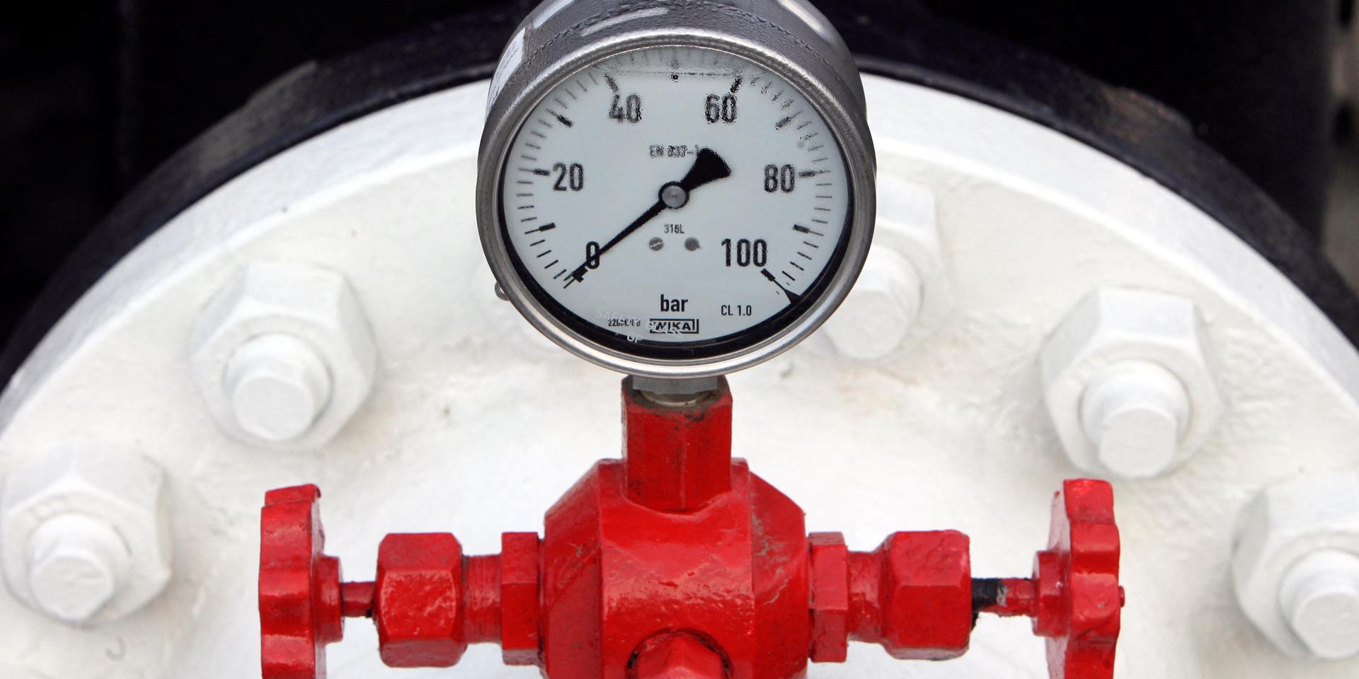 США потребовали от Венгрии и Словакии отказаться от российской нефти