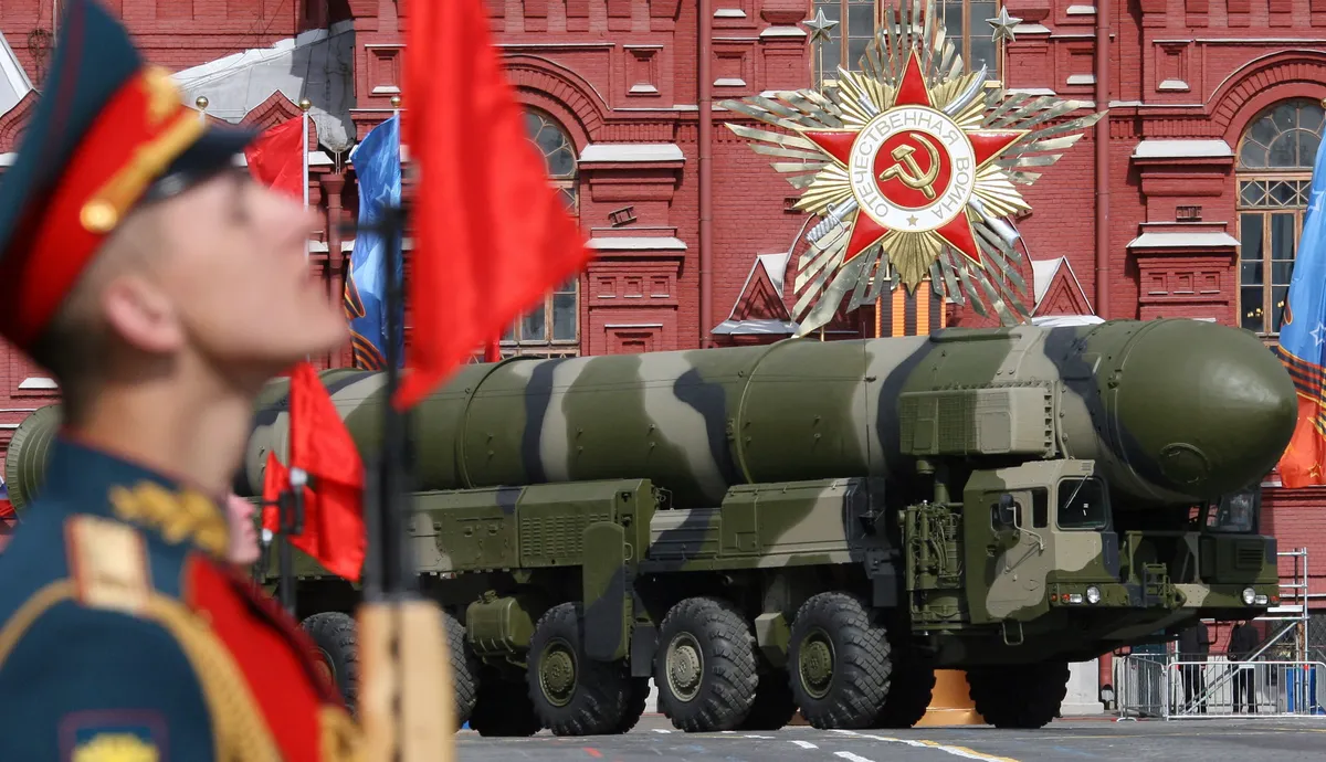 Макеты российских межконтинентальных ракет вселяют в патриотов гордость на парадах, но взлетят ли настоящие ракеты, если что, большой вопрос