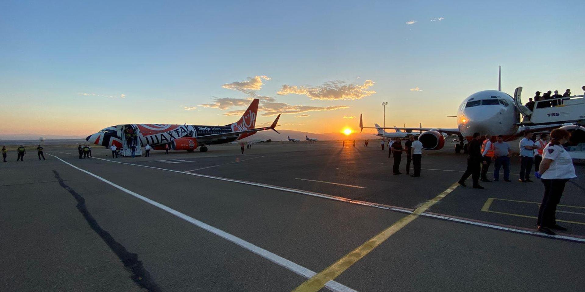 Украине удалось вернуть 65 граждан, застрявших на «Верхнем Ларсе» после депортации из России