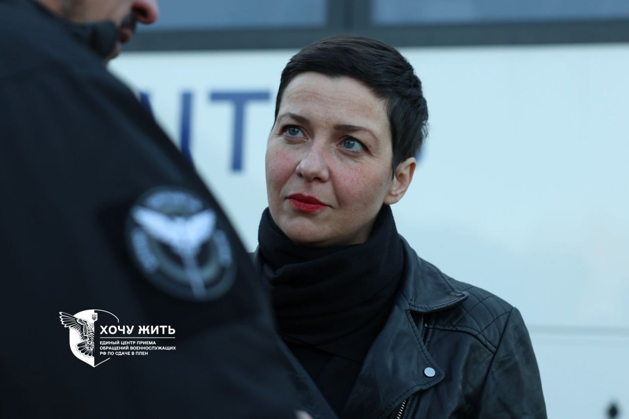 Первое фото Марии Колесниковой после освобождения и прибытия в Украину