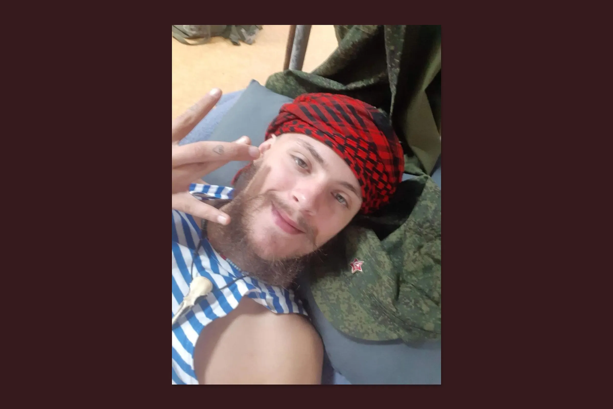 Gloss put a photo taken at the regiment’s base on his avatar in his Odnoklassniki profile