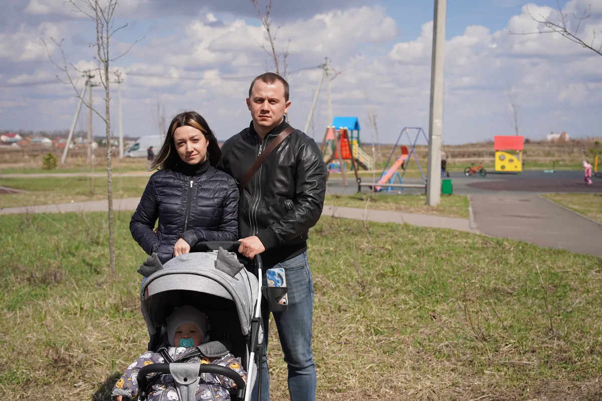 Anastasia Asaulko with husband and son Arkhip. May 2021