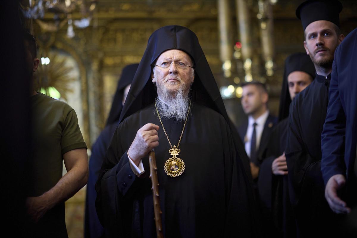 Вселенский патриарх Варфоломей I ведет поминальную службу по жертвам российского вторжения в Украину 