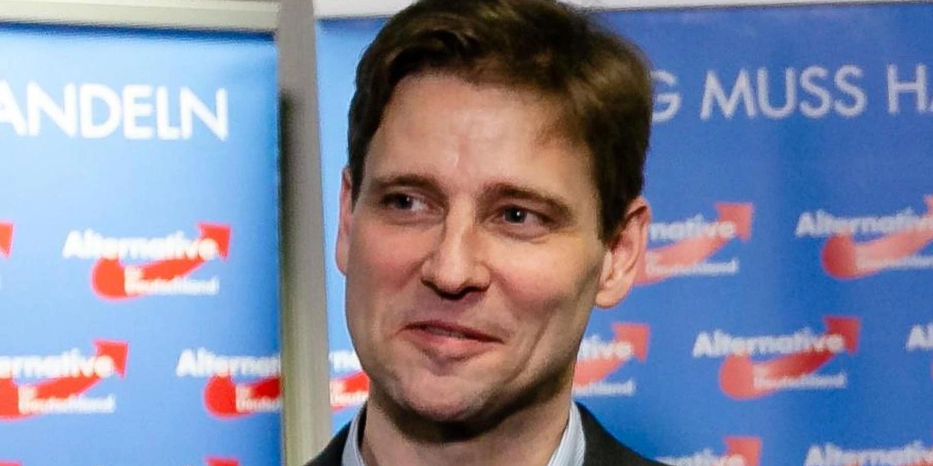 Депутата правопопулистской «Альтернативы для Германии» исключили из фракции за участие в съезде фашистов в Петербурге