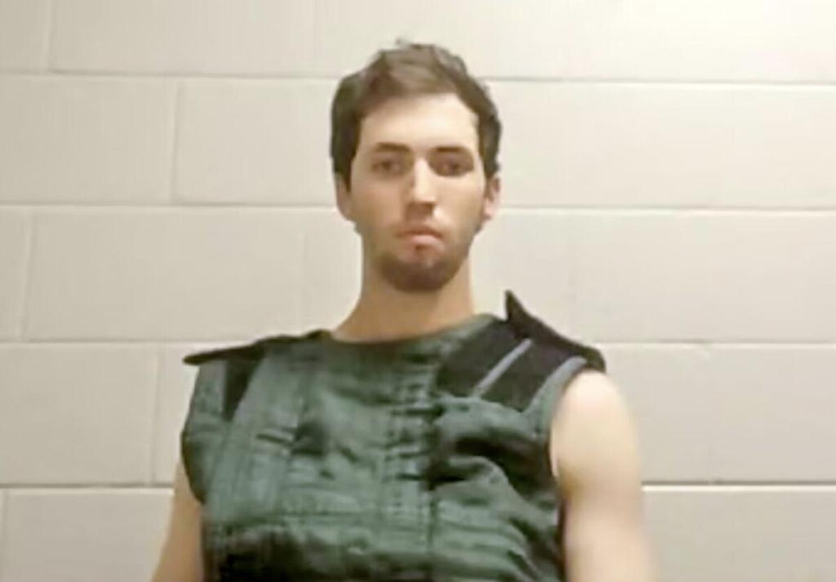 Тайлер Робинсон на первом судебном заседании

