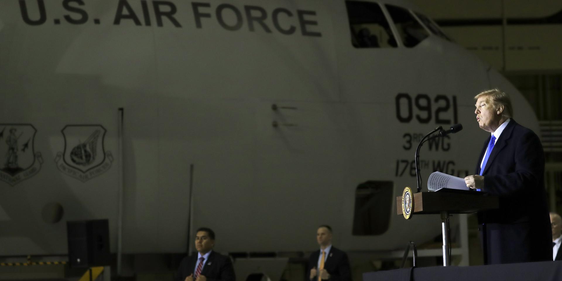 Встреча Путина и Трампа пройдет на военной базе США на Аляске — CNN