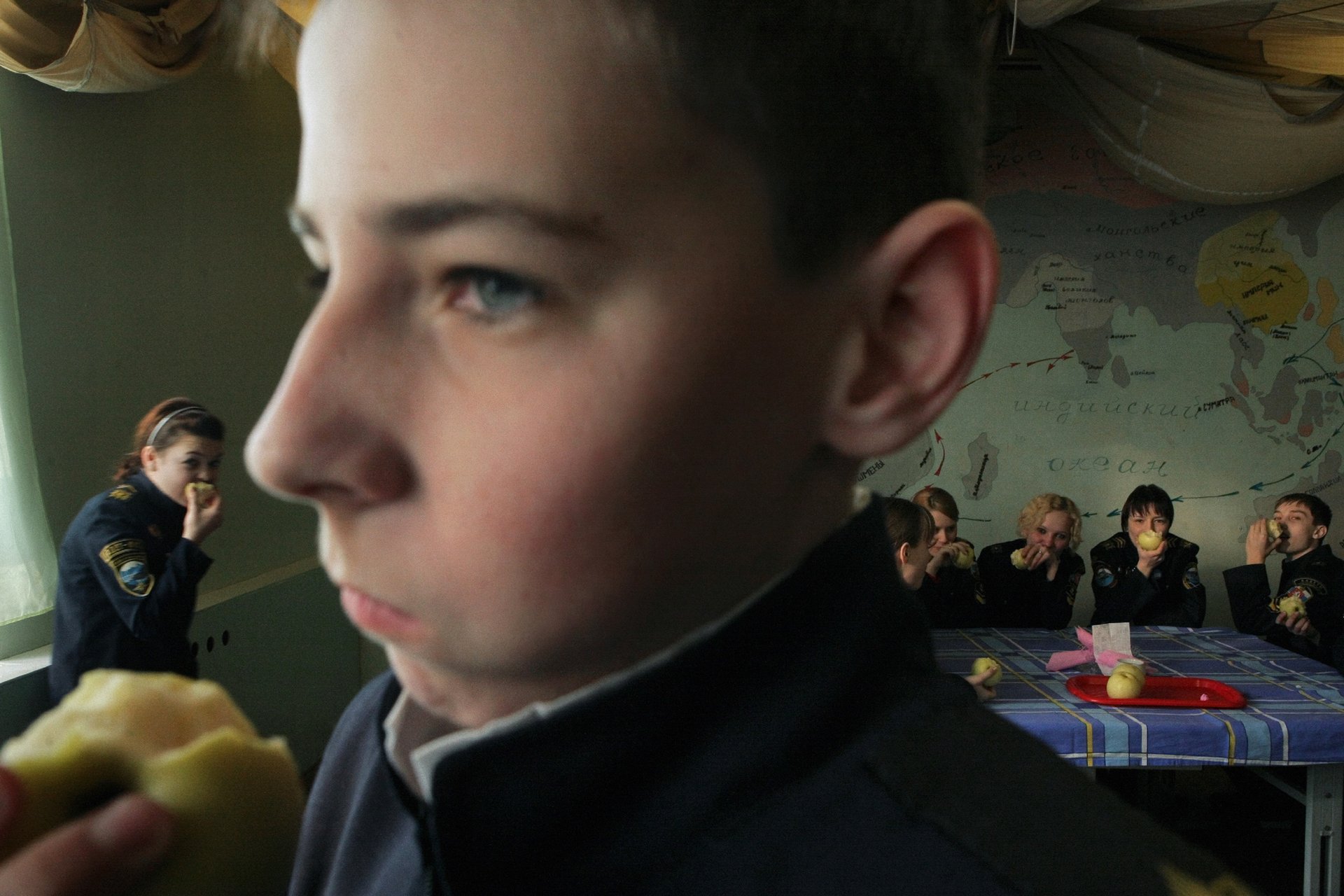 Полдник в кадетском корпусе. Сысерть, Свердловская область. 2008