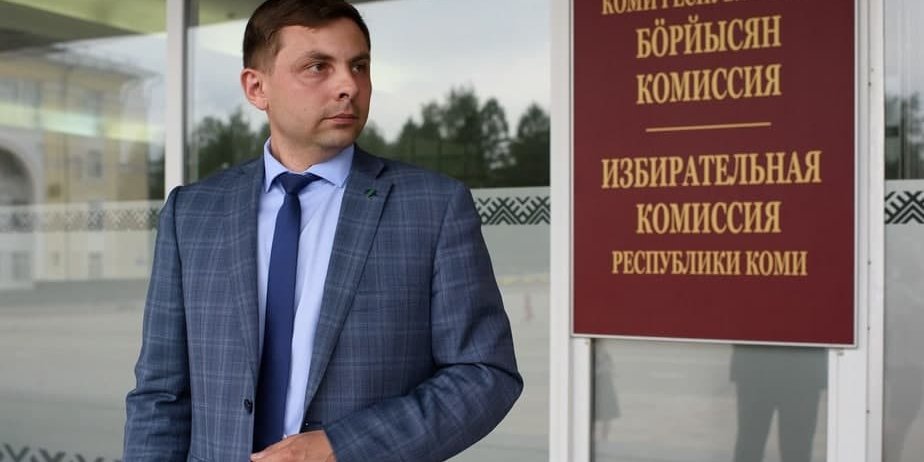 В Москве по делу об оправдании терроризма задержали главу отделения КПРФ в Коми Олега Михайлова