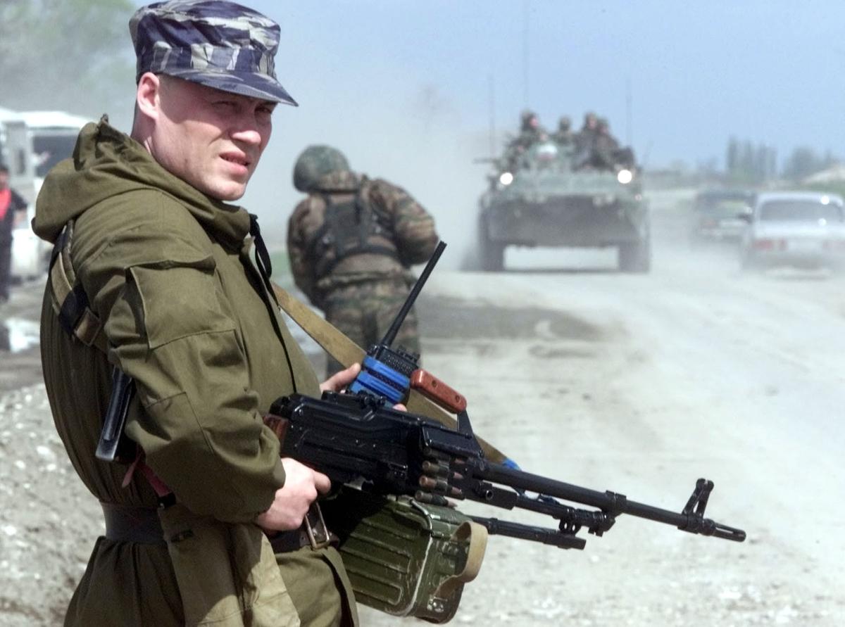 Вторую чеченскую войну назвали «антитеррористической операцией». 2002 год, в 7 км от Грозного