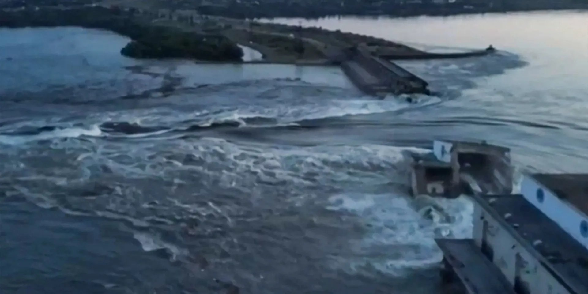 Как разрушение Каховской ГЭС и разлив Днепра изменят ситуацию на фронте