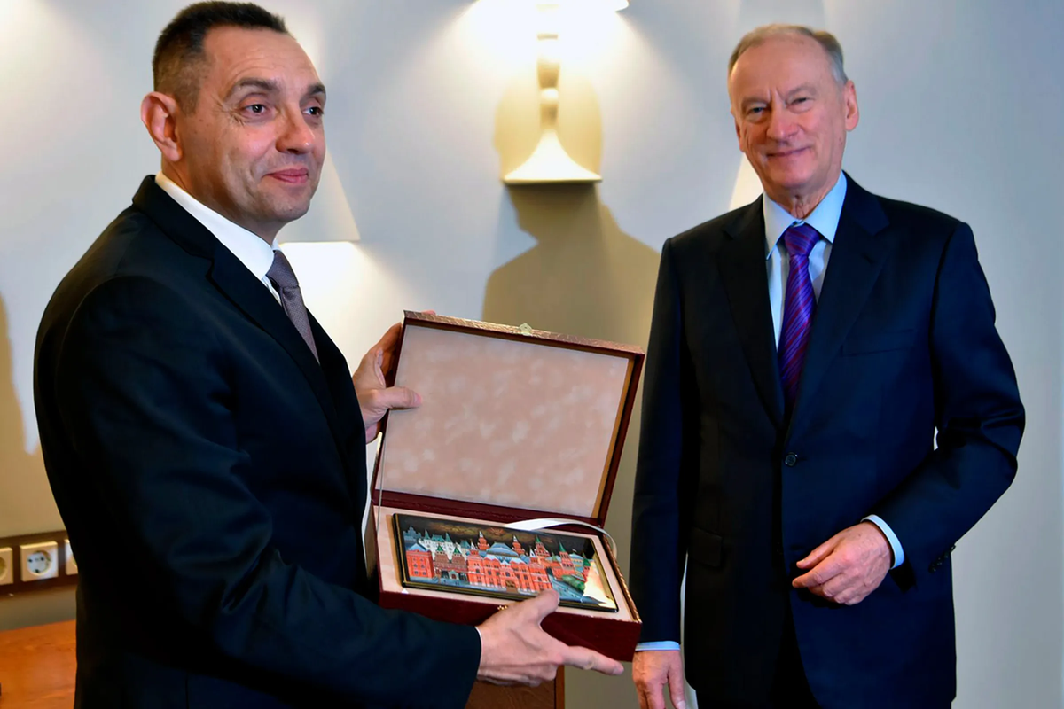 Serbian Deputy Prime Minister Aleksandar Vulin is a friend of the Russian special services. On the first photo, he is with Patrushev, on the second — with Putin