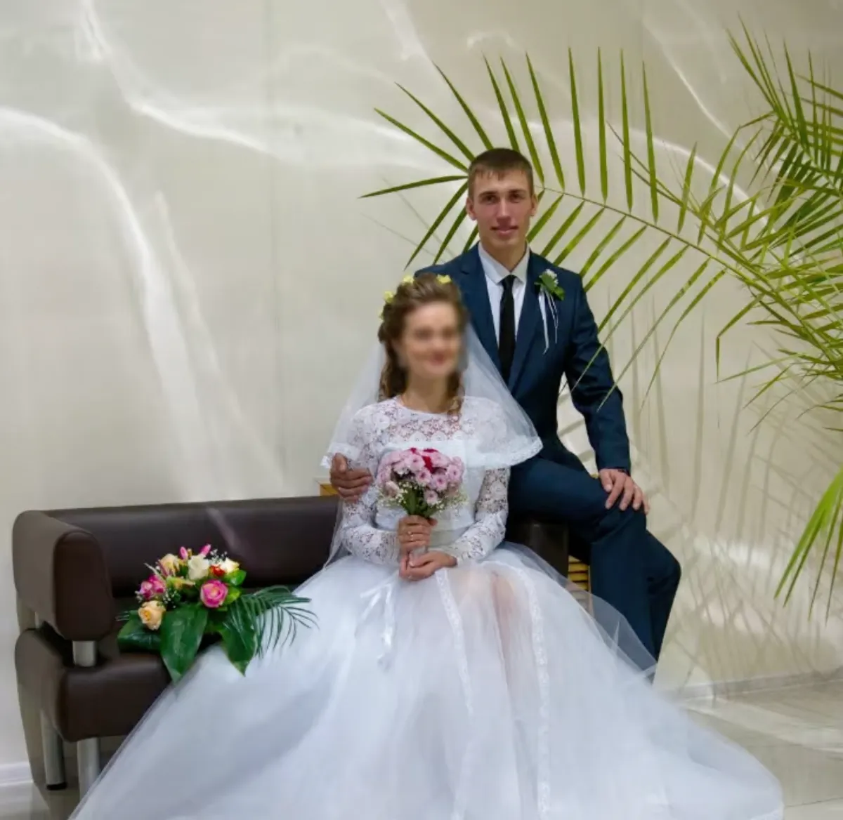 По данным соцсетей, Евгений Чернокнижный был женат