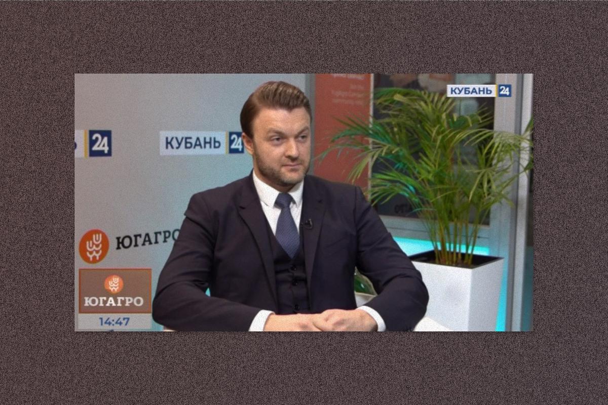 Муж племянницы бывшего краснодарского губернатора — Кирилл Краттли — косвенно зарабатывает на ворованном у Украины зерне. И имеет свободный доступ в Европу