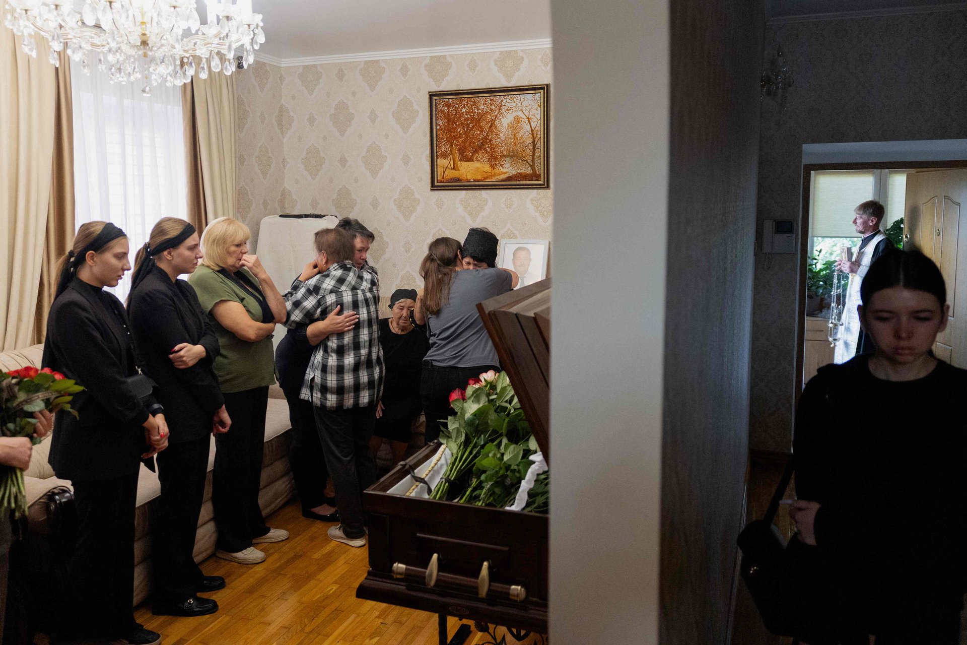 Прощание с главой Дмитровской общины Киевской области Тарасом Дидичем — одним из 38 погибших в результате российского удара по складу боеприпасов 28 августа