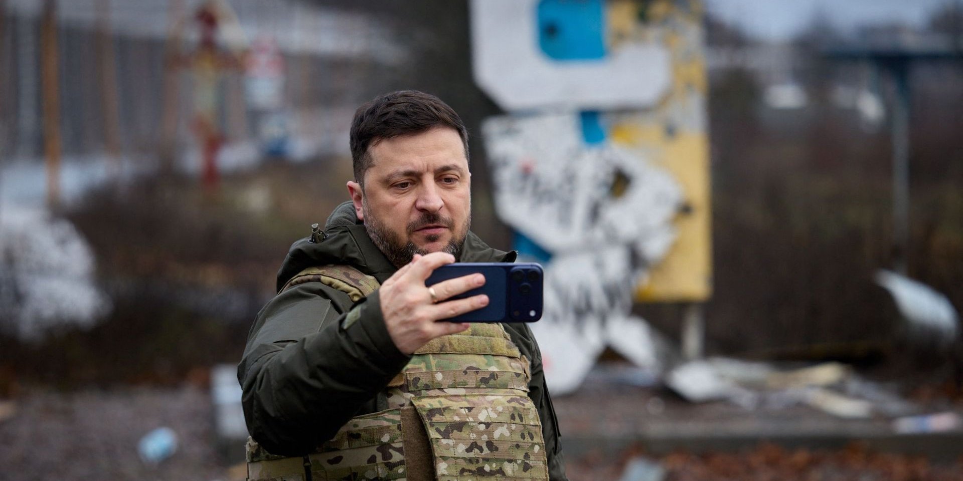 Зеленский опубликовал видео из Купянска после заявлений Генштаба РФ и Кремля о его «взятии» российскими войсками