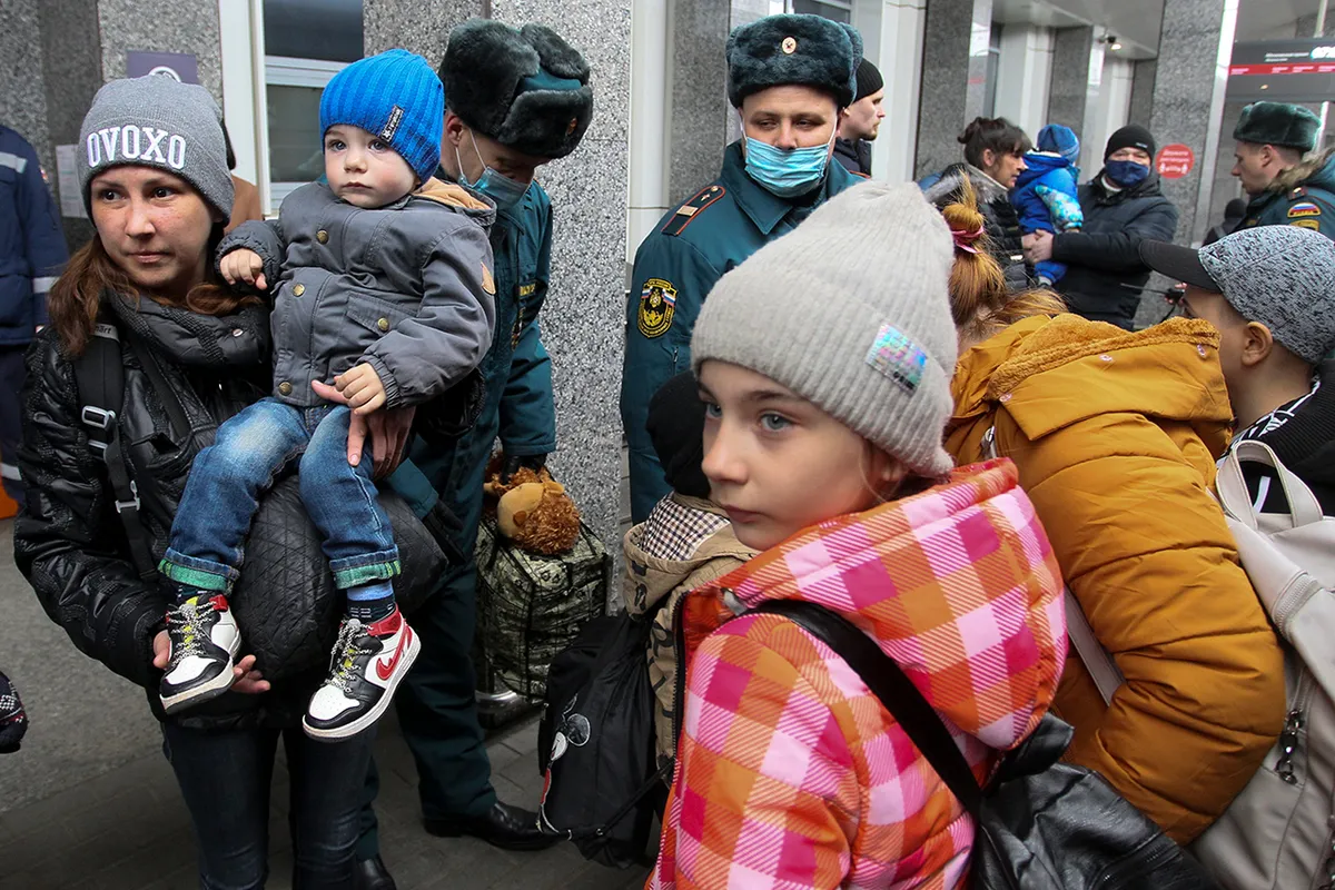 Беженцев в России ждут волонтеры, но волонтеров ждет полиция 