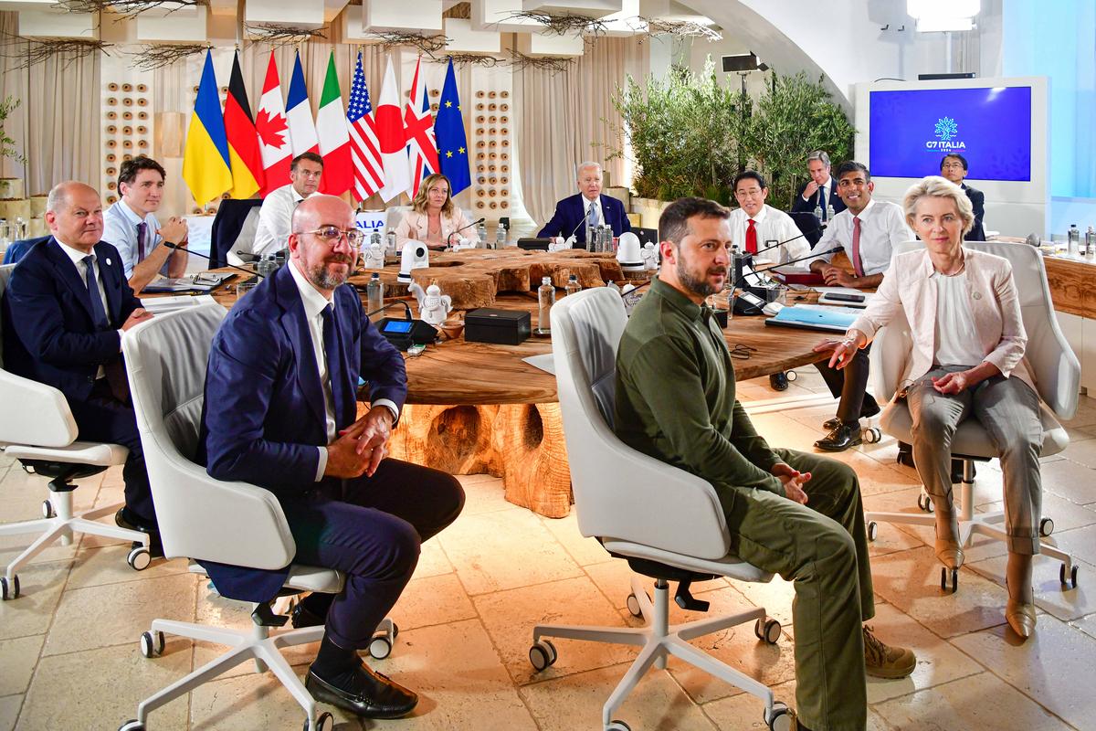 Владимир Зеленский на саммите G7 в Италии, 13 июня 2024 года