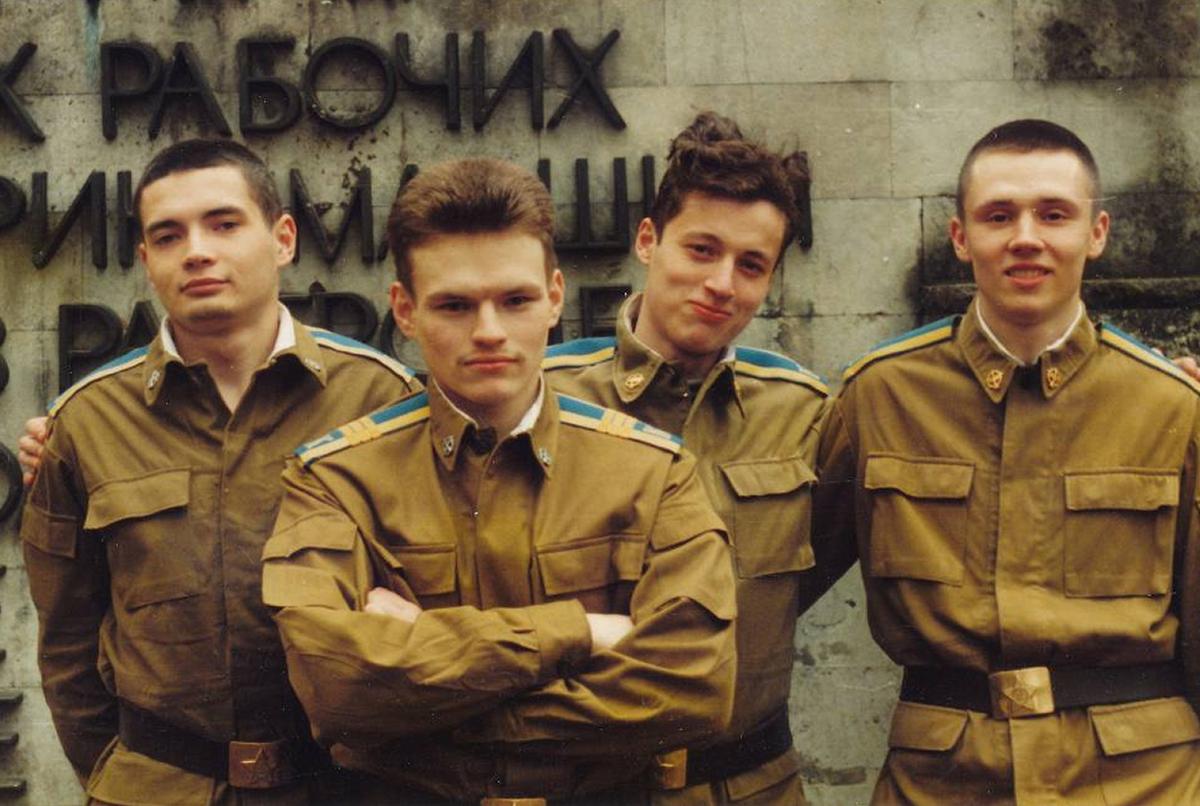 Роман Венедиктов — на переднем плане