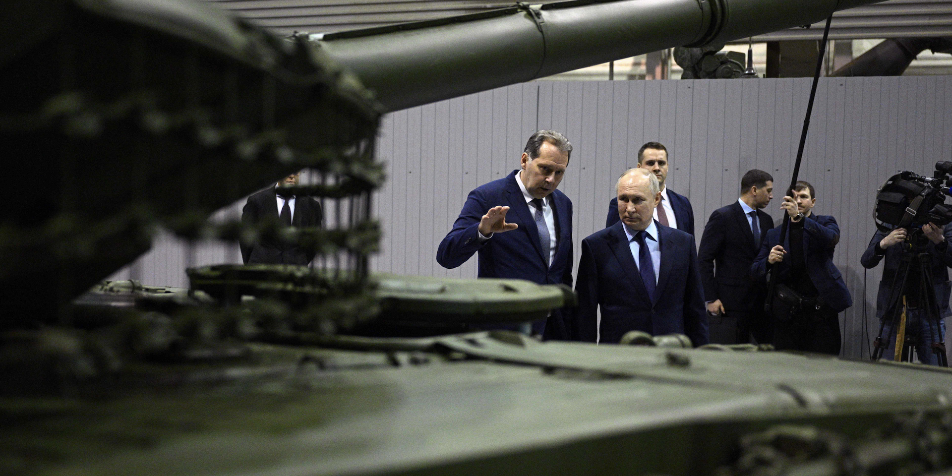 «Уралвагонзавод» — крупнейший производитель танков — сократит рабочую неделю для сотрудников гражданского сектора