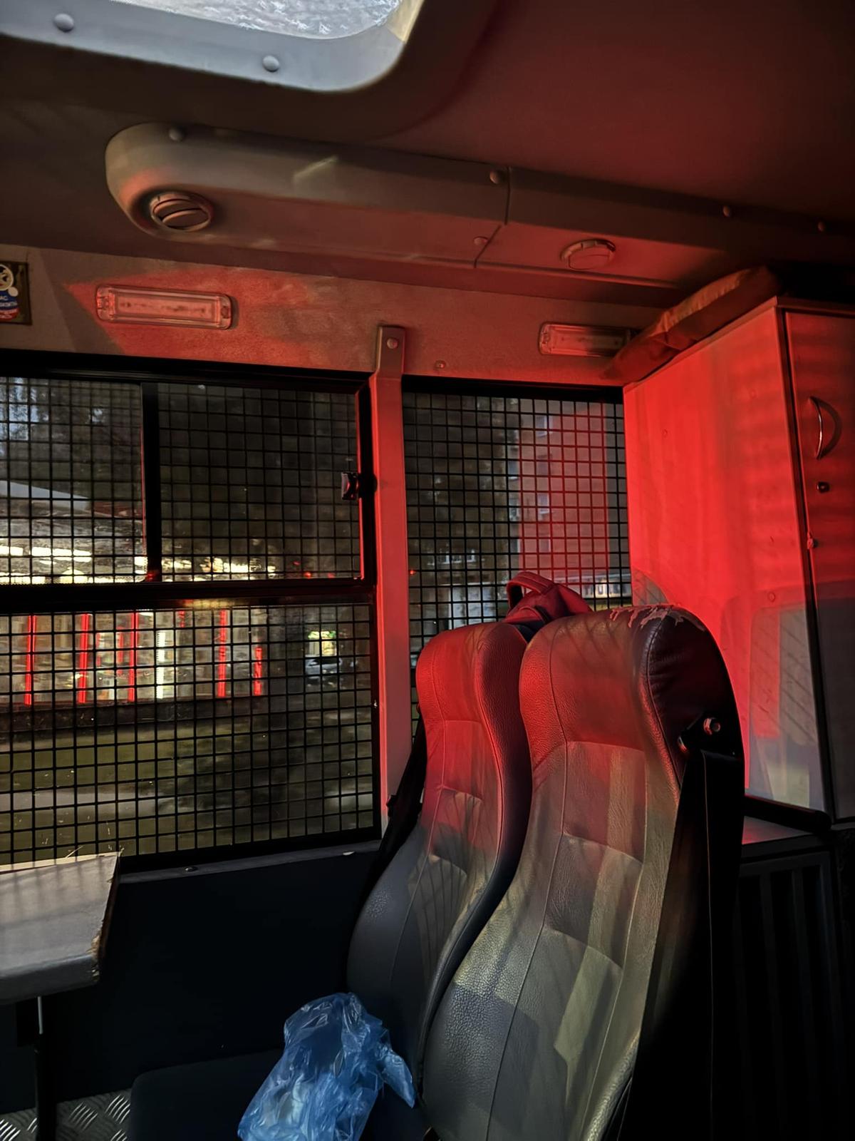 Маргарита Мурахтаева опубликовала фото из автозака и сообщила, что ее задержали