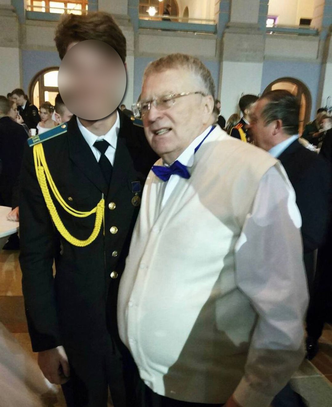 Кадеты участвовали в Международном Кремлевском кадетском балу, на котором выступали Иосиф Кобзон, Ирина Яровая и Владимир Жириновский