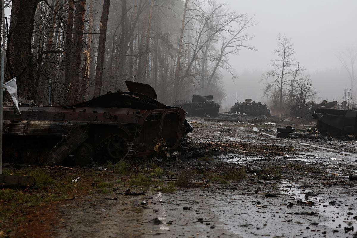 Сожженные российские танки в Киевской области (апрель 2022 года) 
