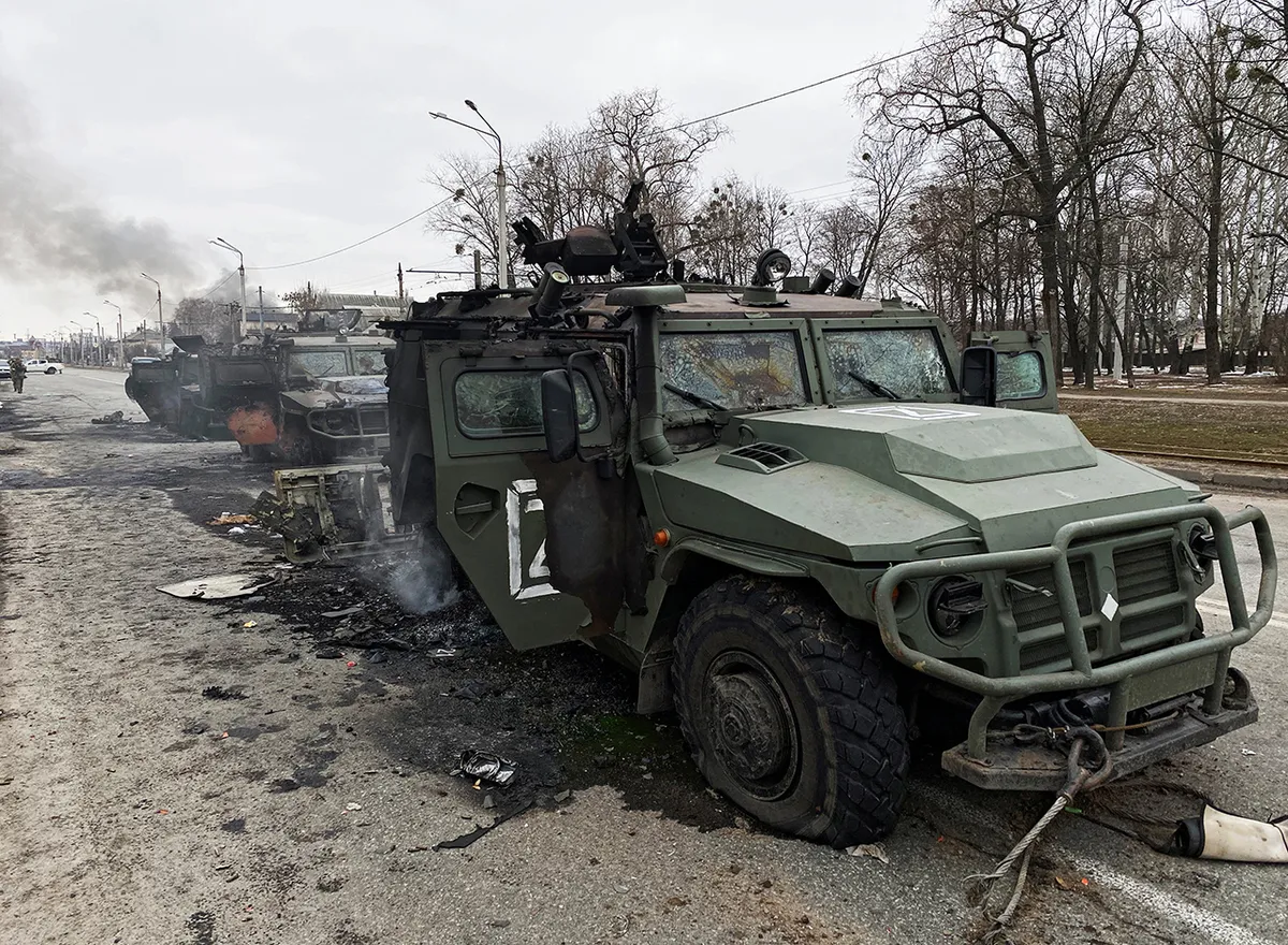 Уничтоженная российская техника на дороге в Харьков 28 февраля 2022 года