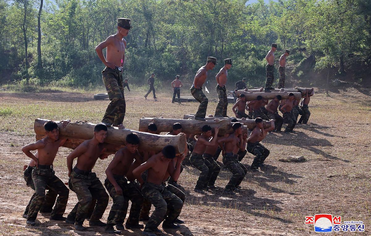 Тренировка северокорейского спецназа